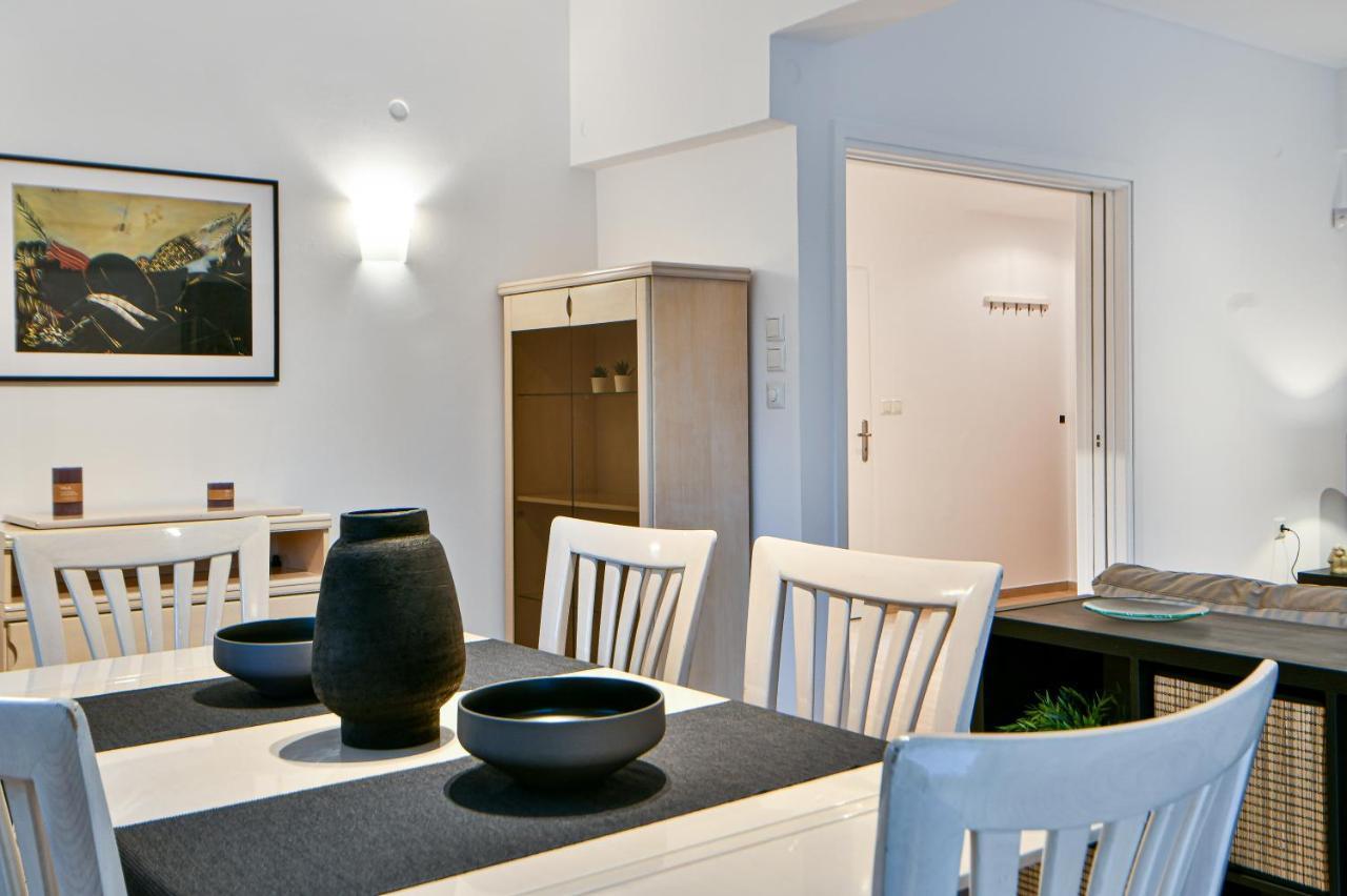 Boutique77 Luxury Apartment เอเธนส์ ภายนอก รูปภาพ