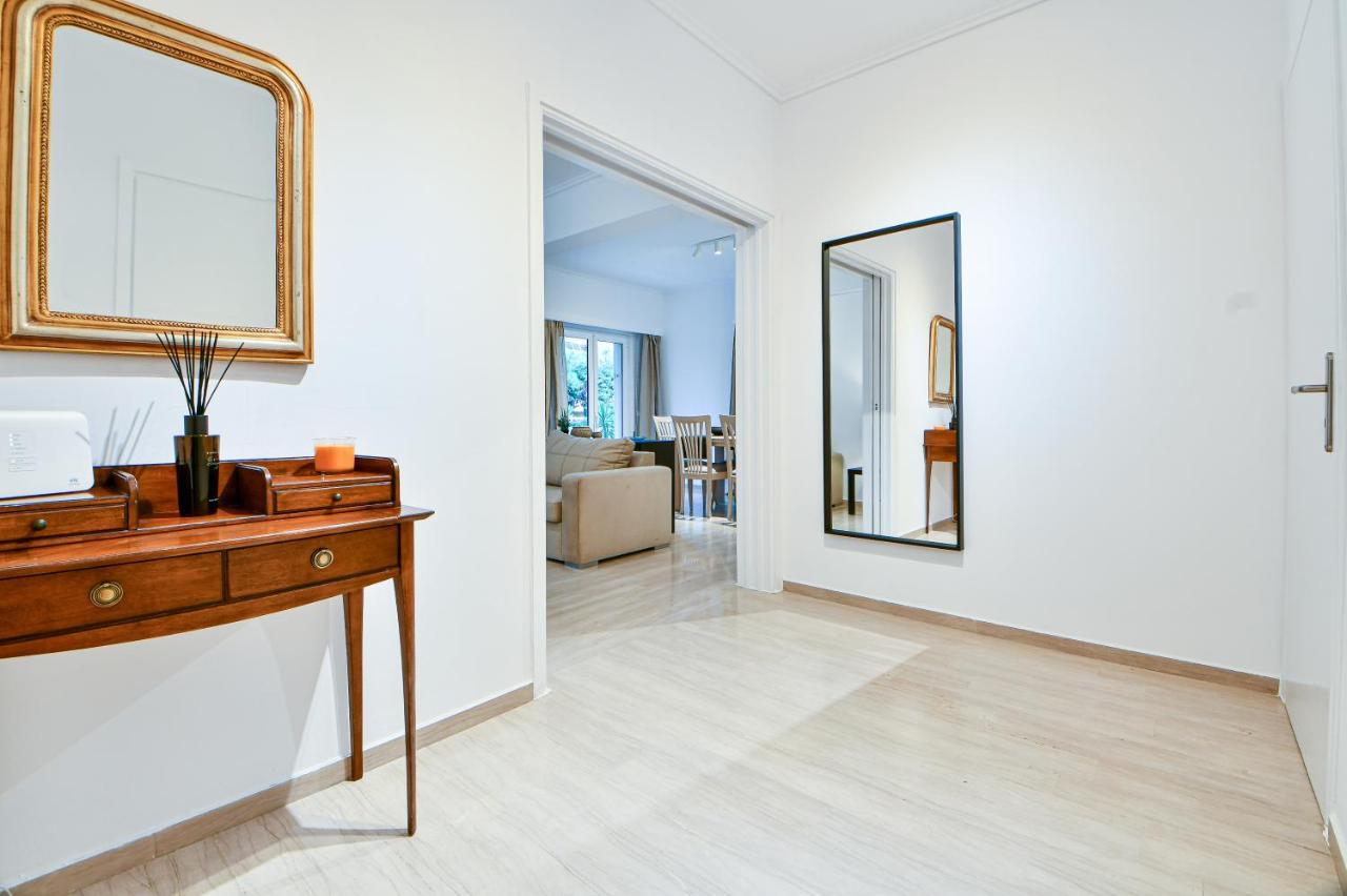 Boutique77 Luxury Apartment เอเธนส์ ภายนอก รูปภาพ