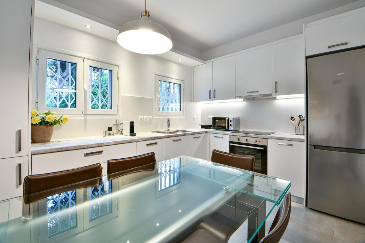Boutique77 Luxury Apartment เอเธนส์ ภายนอก รูปภาพ