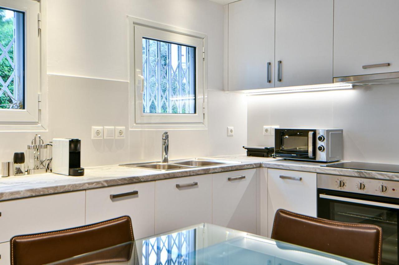 Boutique77 Luxury Apartment เอเธนส์ ภายนอก รูปภาพ